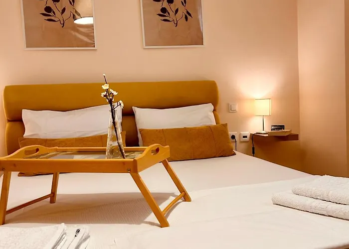 Feel At Home - Kalamata - Near The Center