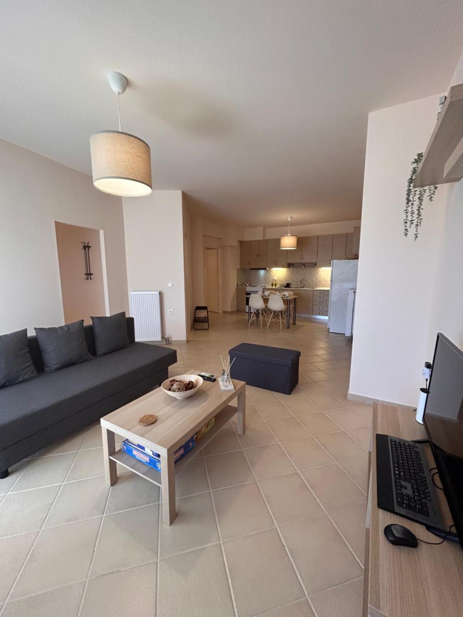 Feel At - - Near The Center Kalamata