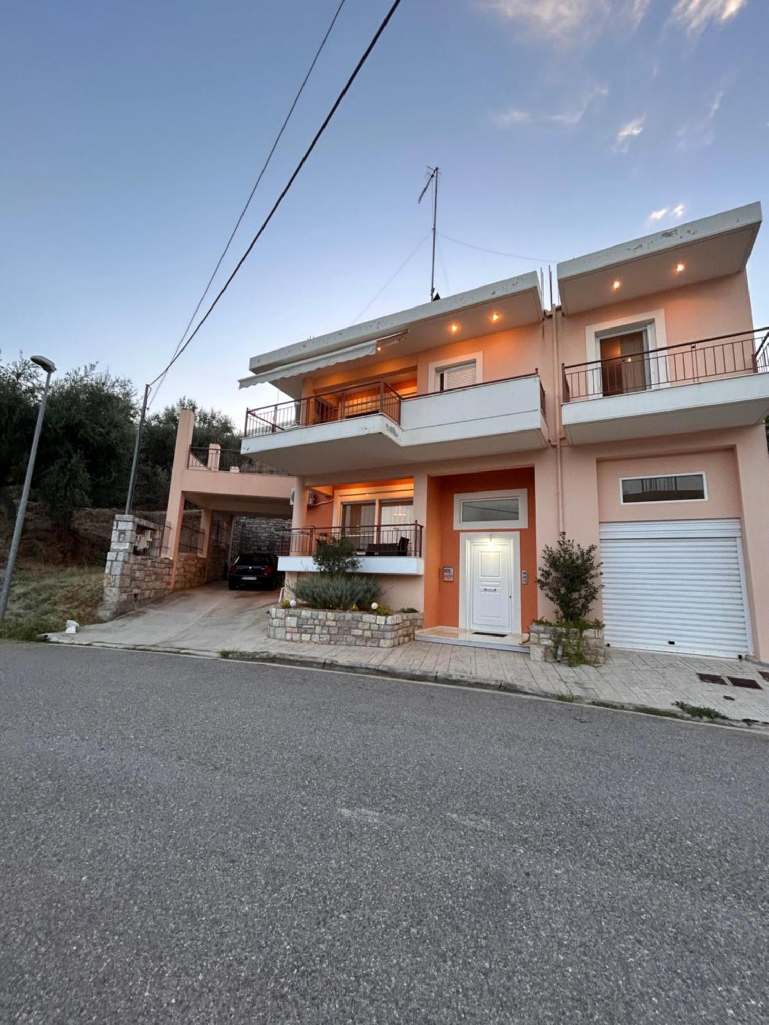 Apartament Feel At - - Near The Center Kalamata