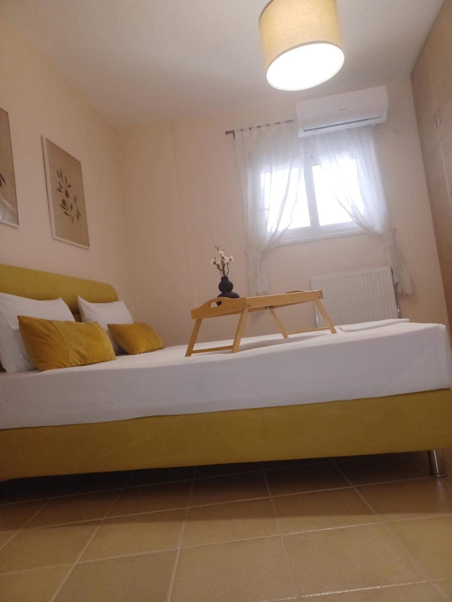 Feel At - - Near The Center Kalamata