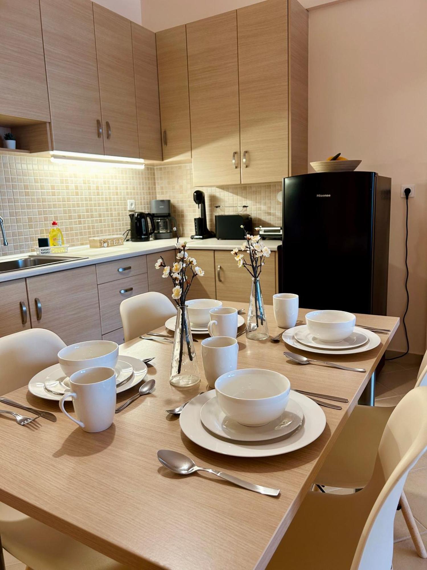 Feel At - - Near The Center Apartment Kalamata