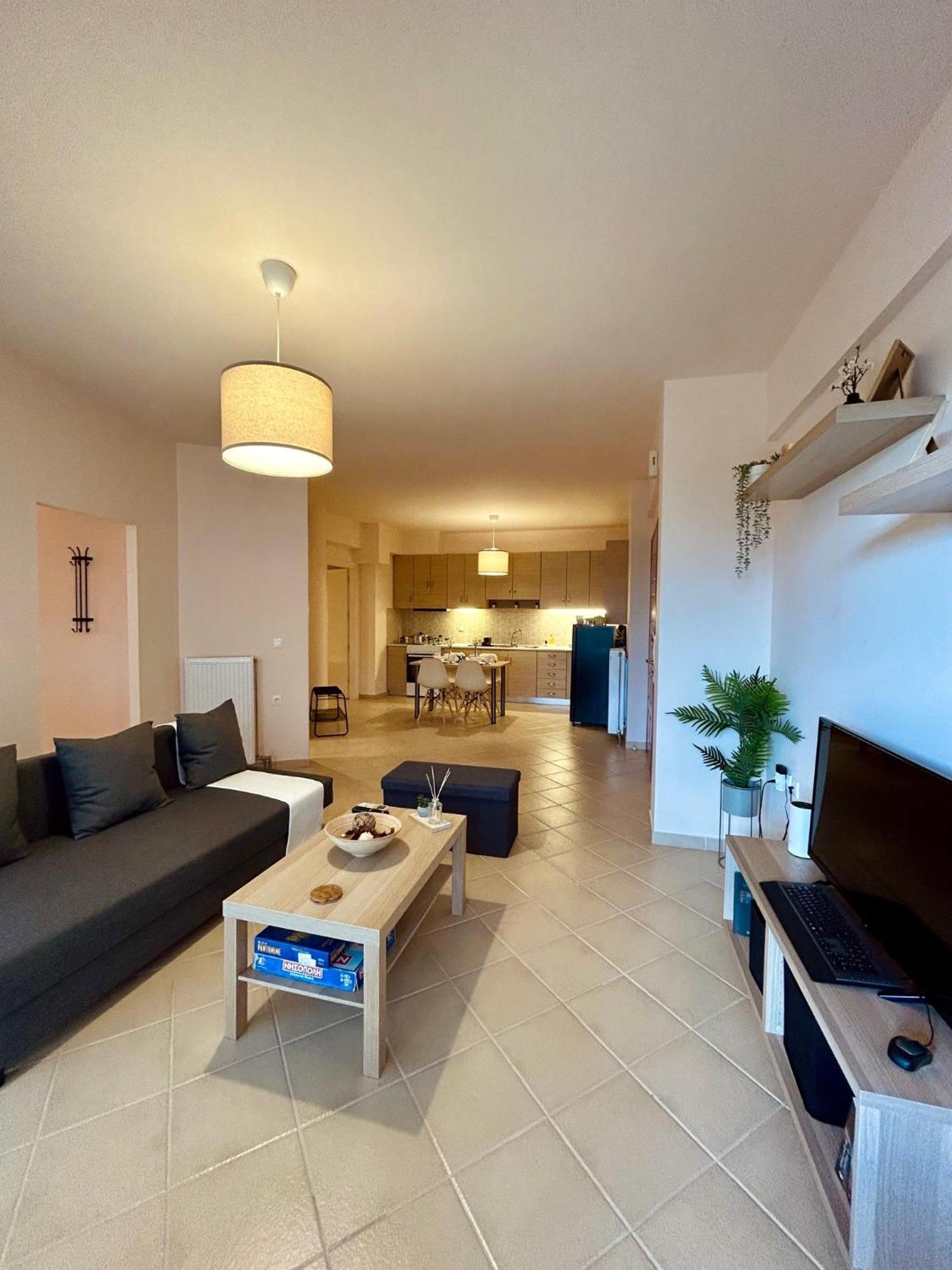 Feel At - - Near The Center Kalamata